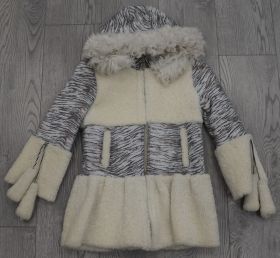 Детское пальто для девочки с отворотом
