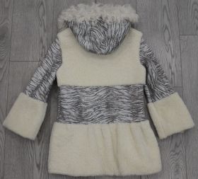 Children's coat for a girl with a cuff