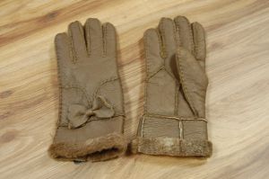 Women's gloves