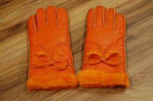 Women's gloves