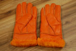 Women's gloves