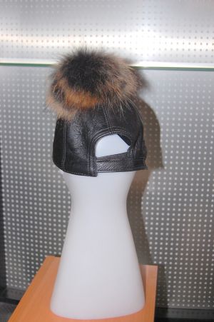 HAT01-PONPON -  Ladies hat lambskin and fox