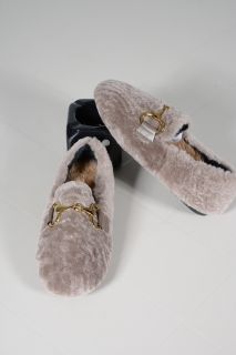 Ladies slippers 